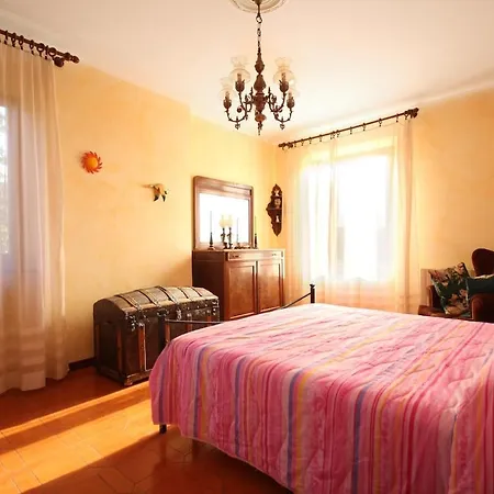 Antica Torre Nyaraló Velva